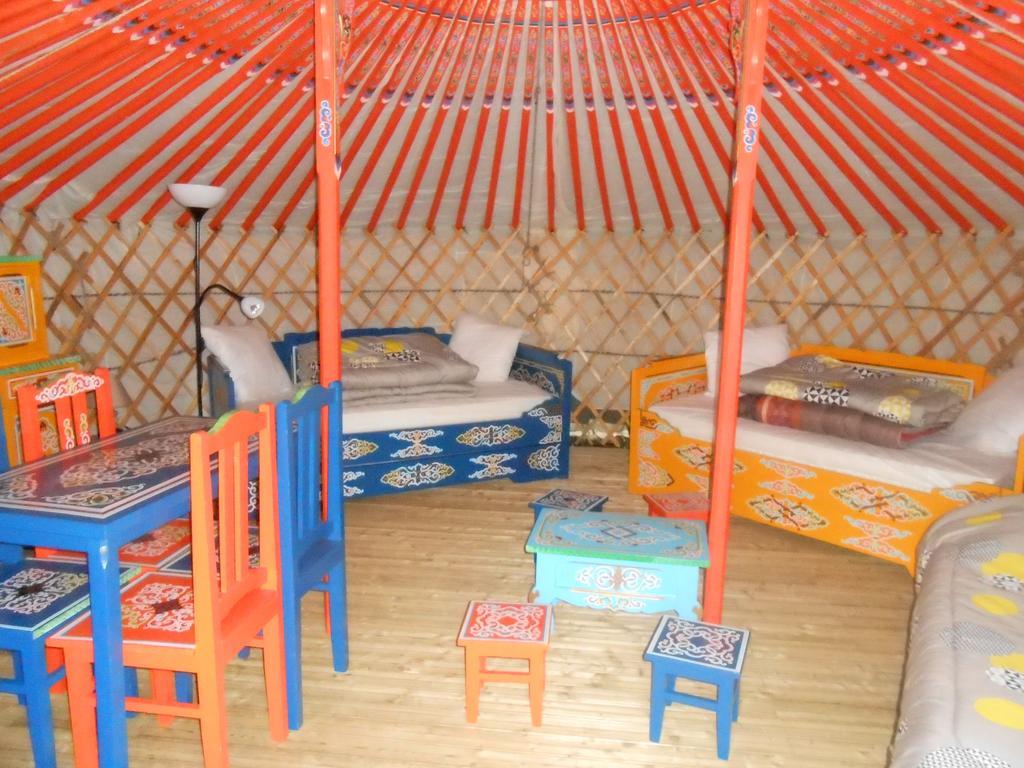 Camping Kerlaudy Mer Et Yourtes Plouénan 外观 照片